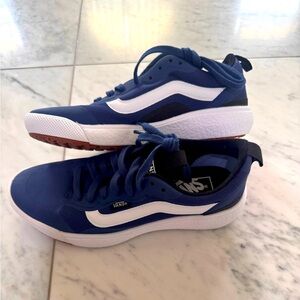 *NWOT* UNISEX VANS ULTRACUSH - SIZE: 6.5W / 5M - Navy & White